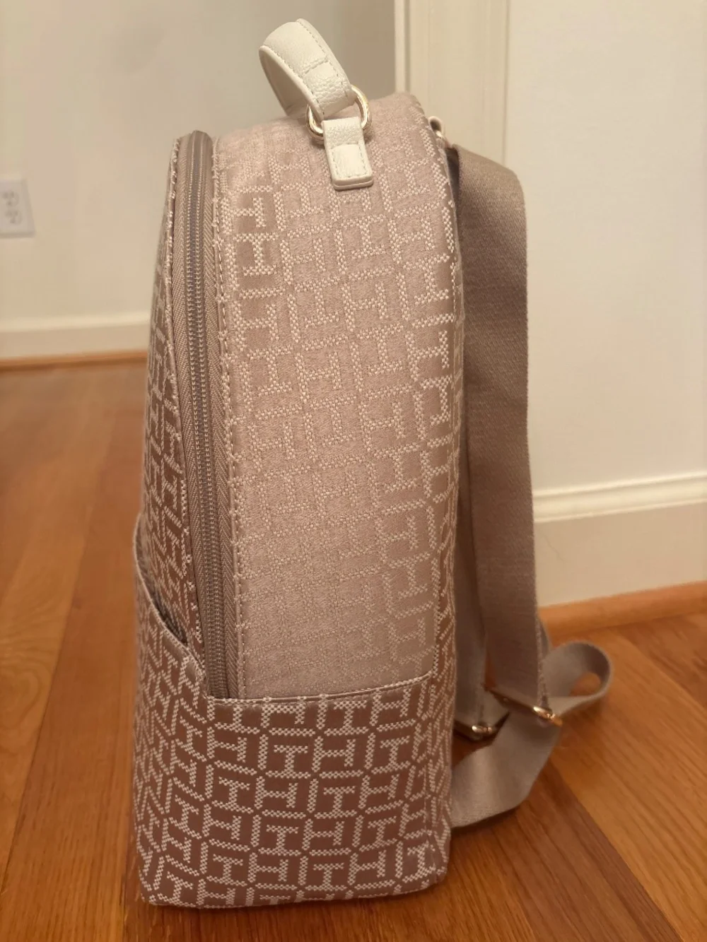 Tommy Hilfiger Crossbody/Shoulder Bag – Brand New with Tags